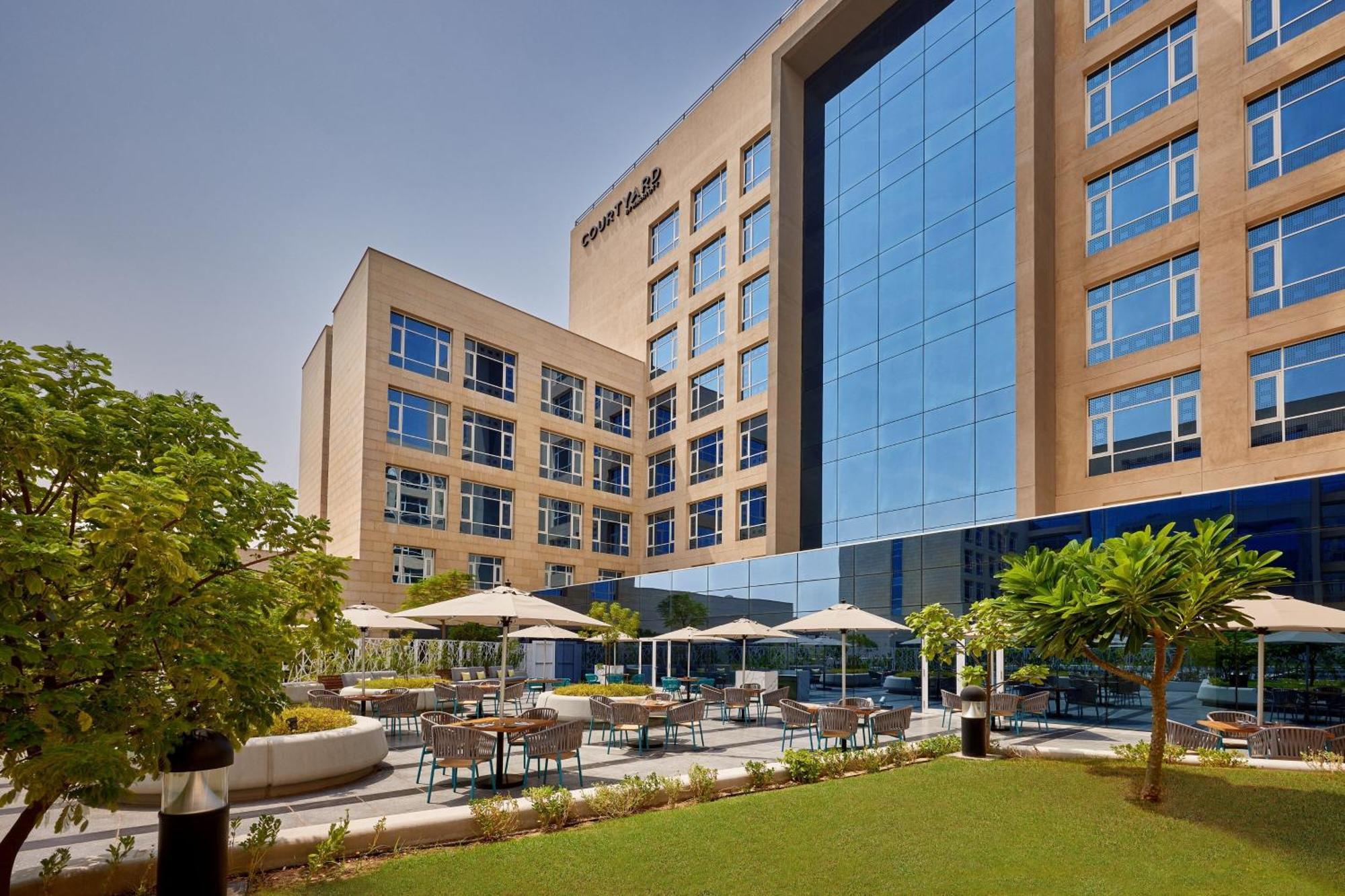 Courtyard By Marriott Jubail Hotel Екстериор снимка