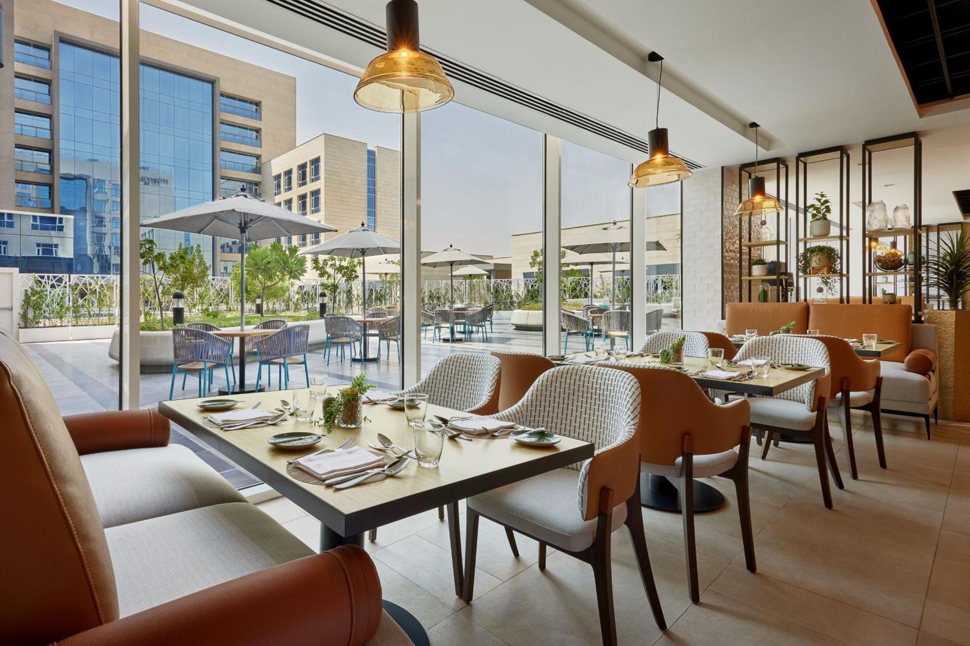 Courtyard By Marriott Jubail Hotel Екстериор снимка